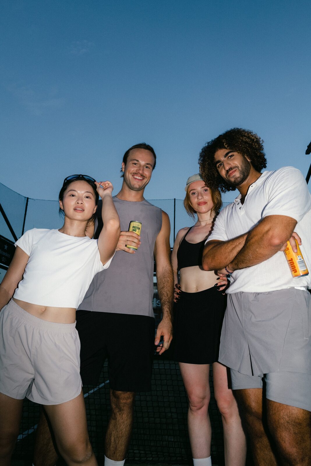 JUUZ Gruppe auf dem Padel-Court